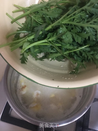 鸡蛋茼蒿汤的做法步骤：7