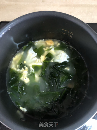 煎蛋海带芽汤的做法步骤：5
