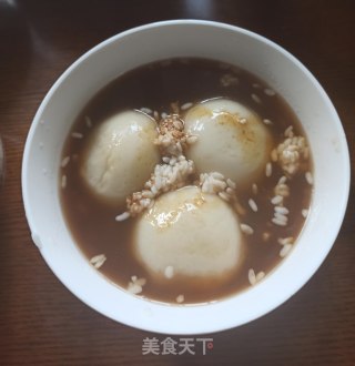红糖酒酿芝麻大元宵的做法步骤：5