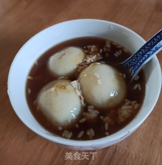 红糖酒酿芝麻大元宵的做法步骤：6