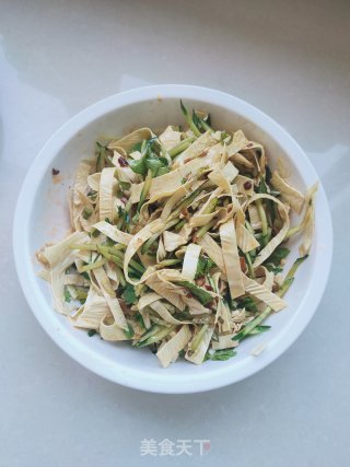 豆油皮拌黄瓜丝的做法步骤：6