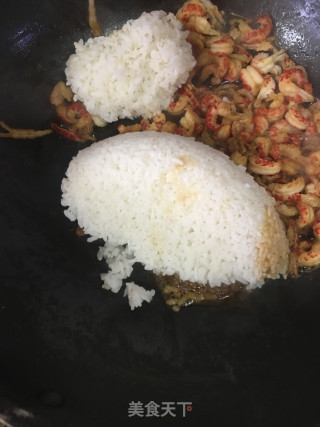 龙虾仁炒饭的做法步骤：5