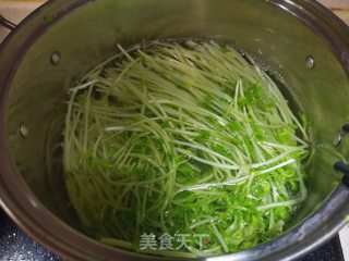 凉拌龙须苗的做法步骤：3