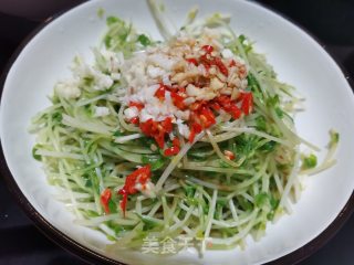 凉拌龙须苗的做法步骤：7