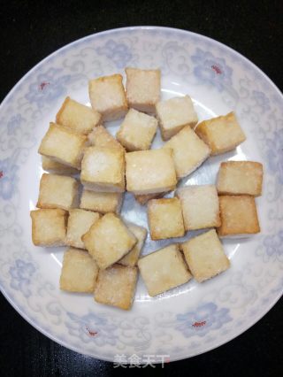 香炸鱼豆腐的做法步骤：1