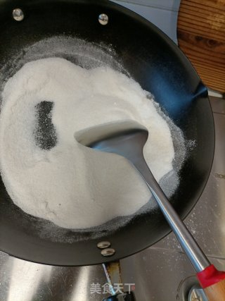 炒花生的做法步骤：1