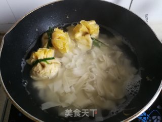 茼蒿福袋面皮汤的做法步骤：5