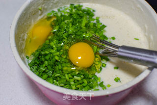 韭菜鸡蛋早餐饼的做法步骤：2