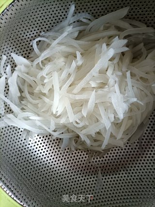 炸萝卜丝丸子的做法步骤：2