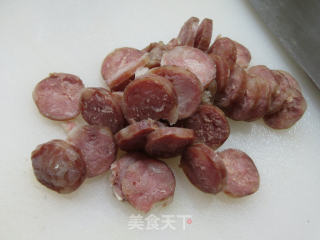 香肠炒黑木耳的做法步骤：2