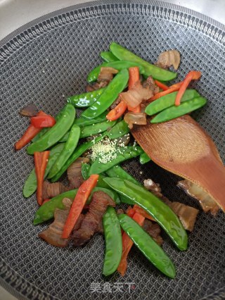 腊肉炒荷兰豆的做法步骤：10