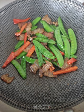 腊肉炒荷兰豆的做法步骤：11