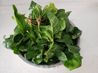 凉拌花生米菠菜的做法步骤：1