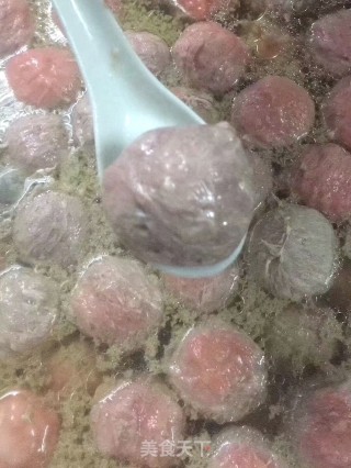 手打牛肉丸的做法步骤：4