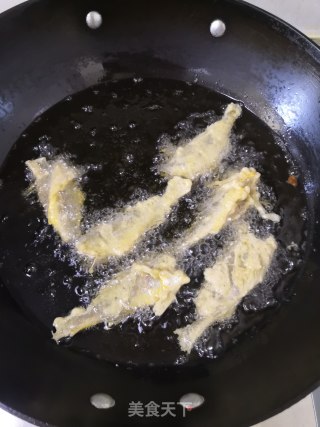 炸小黄鱼的做法步骤：9