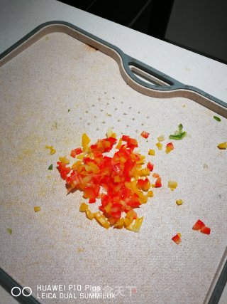 皮蛋黄瓜卷的做法步骤：6