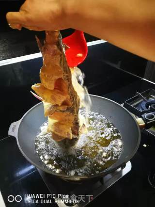 糖醋鲤鱼的做法步骤：15