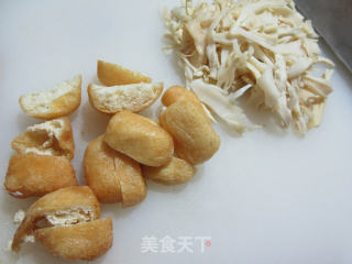 油豆腐水笋烧仔排的做法步骤：2