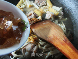 油豆腐水笋烧仔排的做法步骤：10