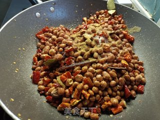 干煸麻辣花生的做法步骤：6