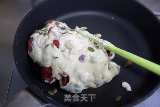 果仁草莓干牛轧糖的做法步骤：8