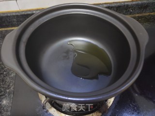 花胶冬菇焖鸡的做法步骤：1