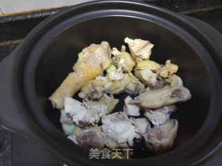 花胶冬菇焖鸡的做法步骤：3