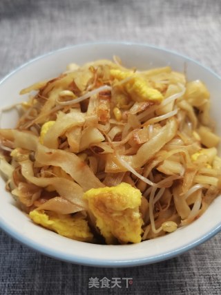 豆芽鸡蛋炒饼的做法步骤：6