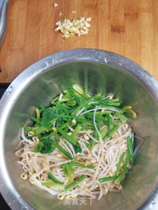 菠菜炒豆芽的做法步骤：3