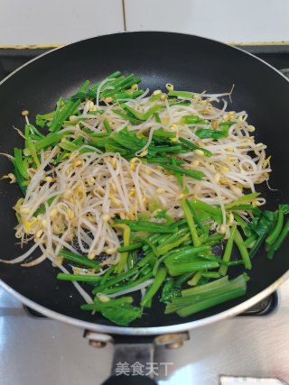 菠菜炒豆芽的做法步骤：5