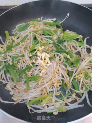 菠菜炒豆芽的做法步骤：6