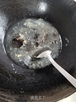 三鲜锅仔的做法步骤：3