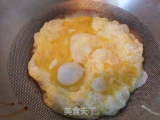 豆苗炒鸡蛋的做法步骤：2