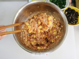 喜庆年菜四喜蒸饺，颜色夺目皮薄馅嫩，做法超详细的做法步骤：7