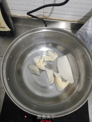 杏鲍菇冬笋炒黄瓜的做法步骤：3
