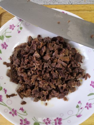 酱牛肉饼的做法步骤：1