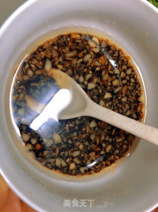 蒜蓉粉丝蒸扇贝肉的做法步骤：6