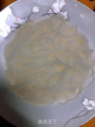 蒜蓉粉丝蒸扇贝肉的做法步骤：7