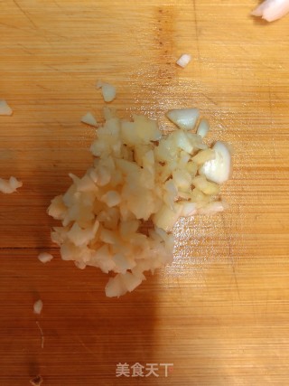 蒜蓉荷兰豆的做法步骤：2