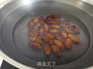 干煸蝉蛹的做法步骤：3
