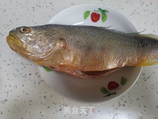红烧黄花鱼的做法步骤：1