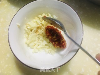 简易蒜蓉辣椒酱的做法步骤：1