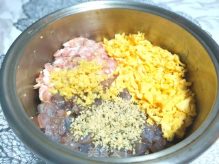 火麻三鲜饺子的做法步骤：2