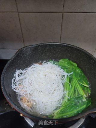 豆腐萝卜丸子煮米粉的做法步骤：6