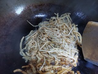 鱿鱼三丝的做法步骤：4