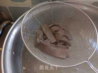 蒜香鸭血的做法步骤：3