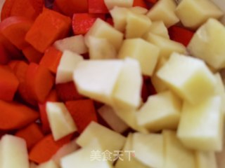 咖喱牛肉焗饭的做法步骤：1