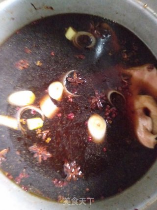 酱煮猪耳的做法步骤：5