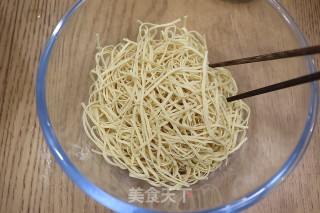 烫拌豆腐丝的做法步骤：3
