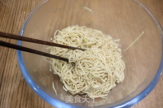 烫拌豆腐丝的做法步骤：7